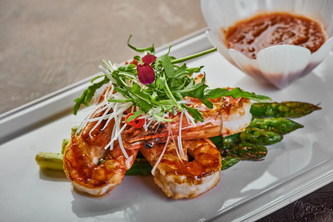 King shrimp with Asparagus and Tar Tar Sauce 2500₽