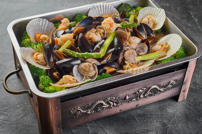 Seafood with broccoli in a hot pan 4900₽