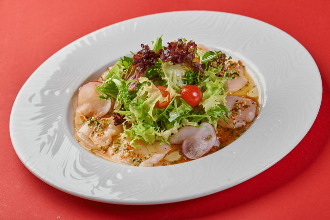 Sashimi Salad with Far Eastern Scallop 1200₽