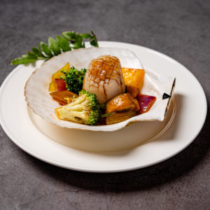Морской гребешок в раковине с овощами (3 шт.)